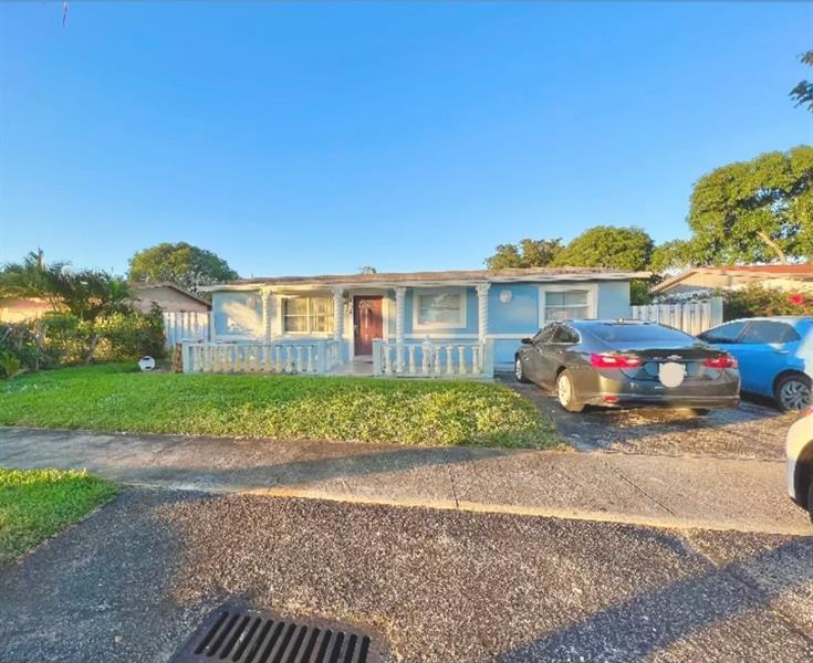 Foto principal - 7207 SW 5th St