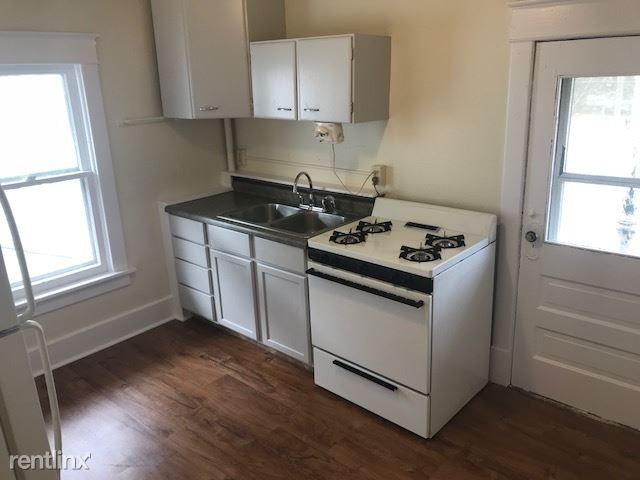 Building Photo - 2 br, 1 bath Duplex - 902 1/2 W Mishawaka Ave