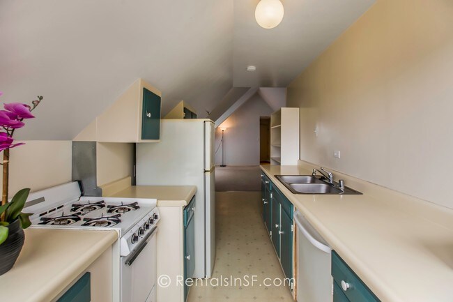 Foto del edificio - Charming, Spacious 1br in Inner Richmond!!!
