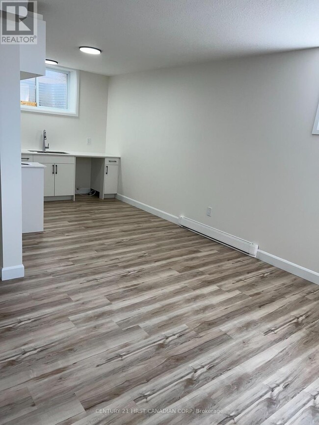 Building Photo - 1147 Hobbs Dr