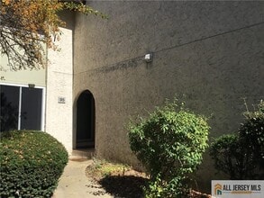 Building Photo - 95 Thoreau Dr