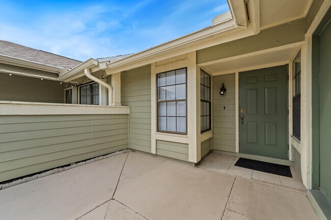 Foto del edificio - 1532 Gurley Ct