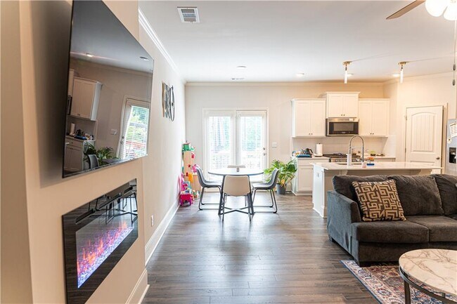 Building Photo - 510 Scenic Pass