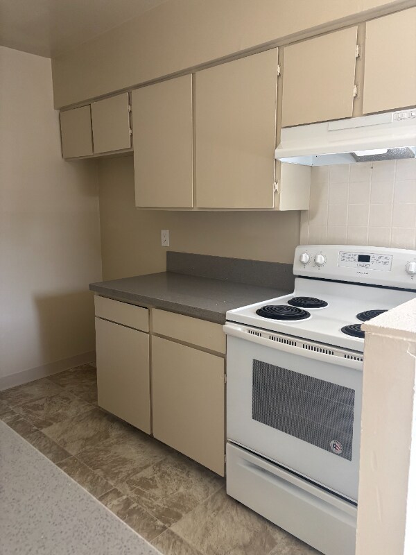 Foto del edificio - 8560 Artesia Blvd
