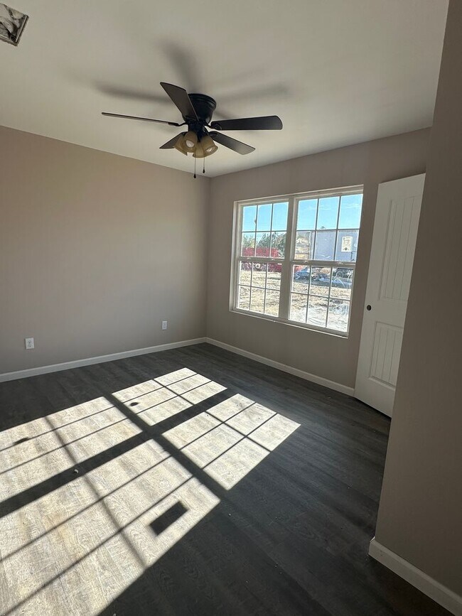 Foto del edificio - 3 Bed 2 Bath Brick Home - New Construction - Coming Soon