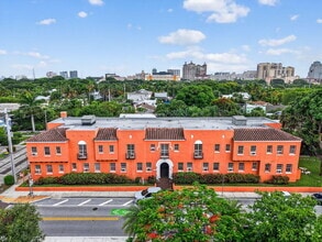Building Photo - 623 Park Pl