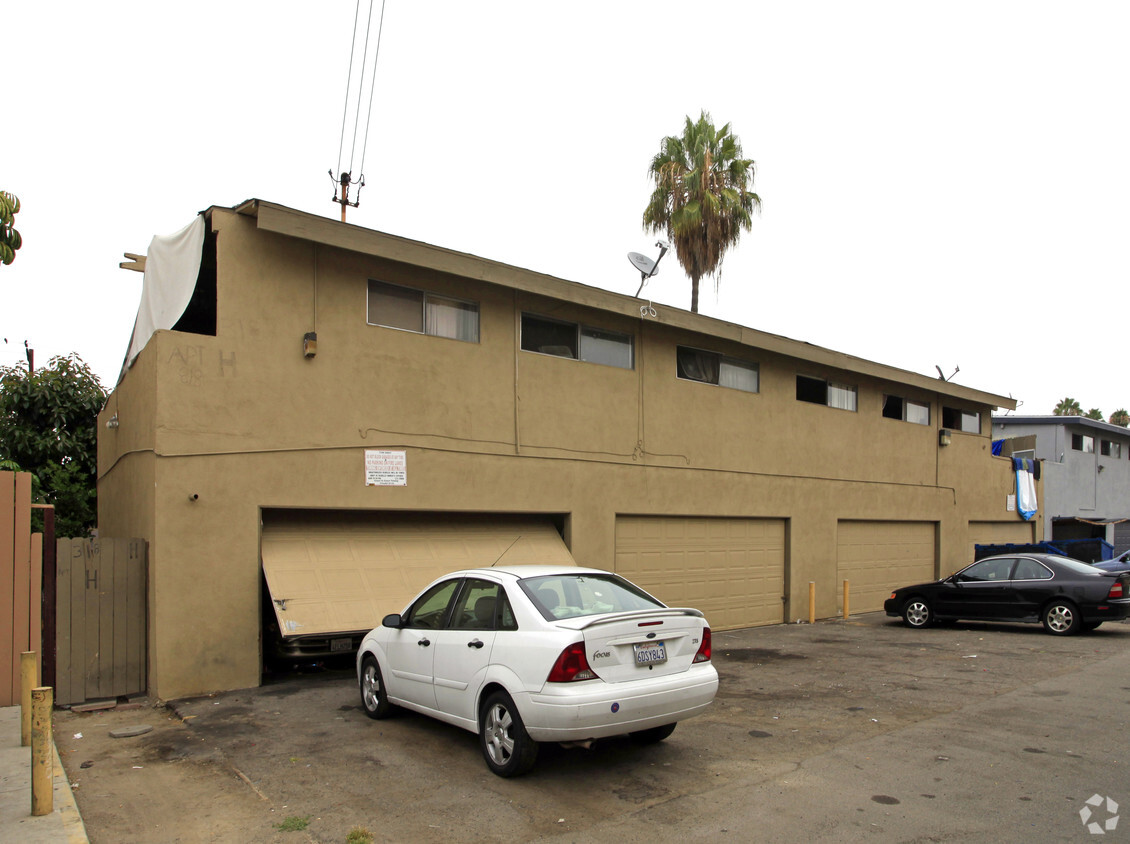 913 E Leatrice Ln - 318 E Leatrice Ln