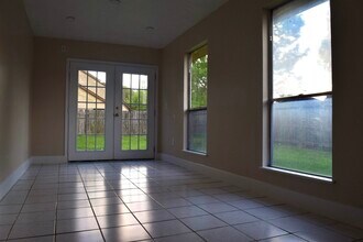 Building Photo - 15511 Scenic Haven Dr