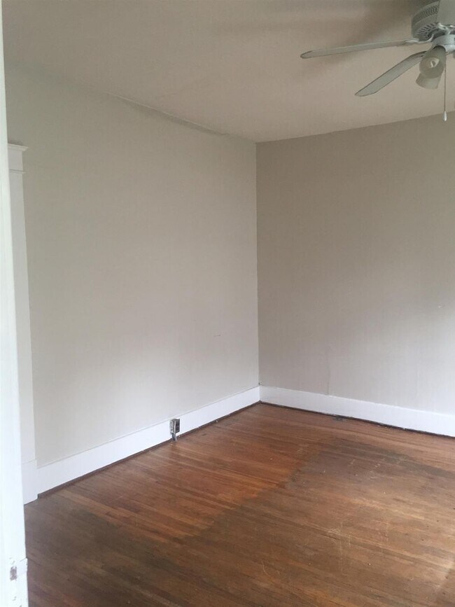 Foto del edificio - 1714 Ashwood Ave