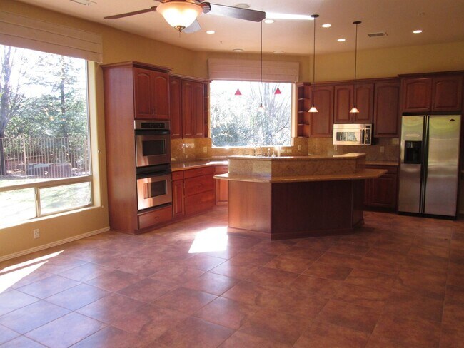 Building Photo - Unfurnished, 1-year long-term rental