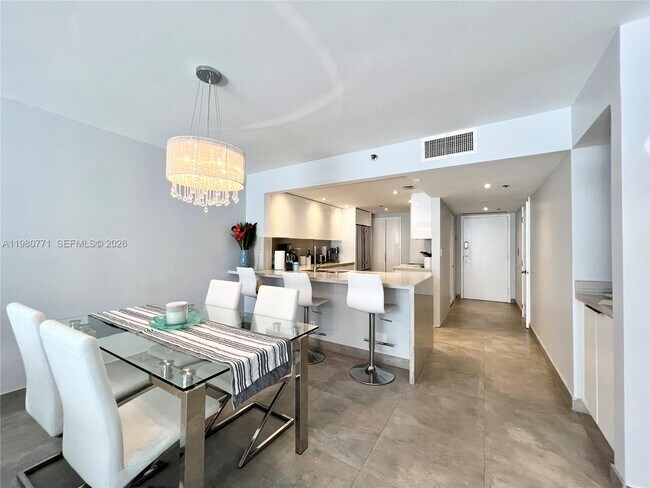 Foto del edificio - 1717 N Bayshore Dr