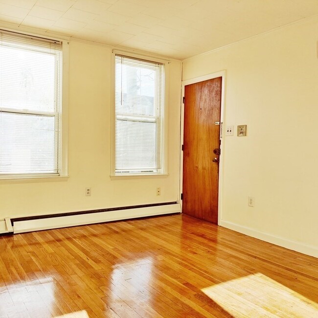 Building Photo - 67 Ellery St