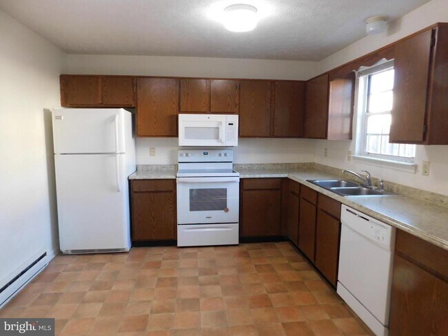 Foto del edificio - 244 Waterford Ln