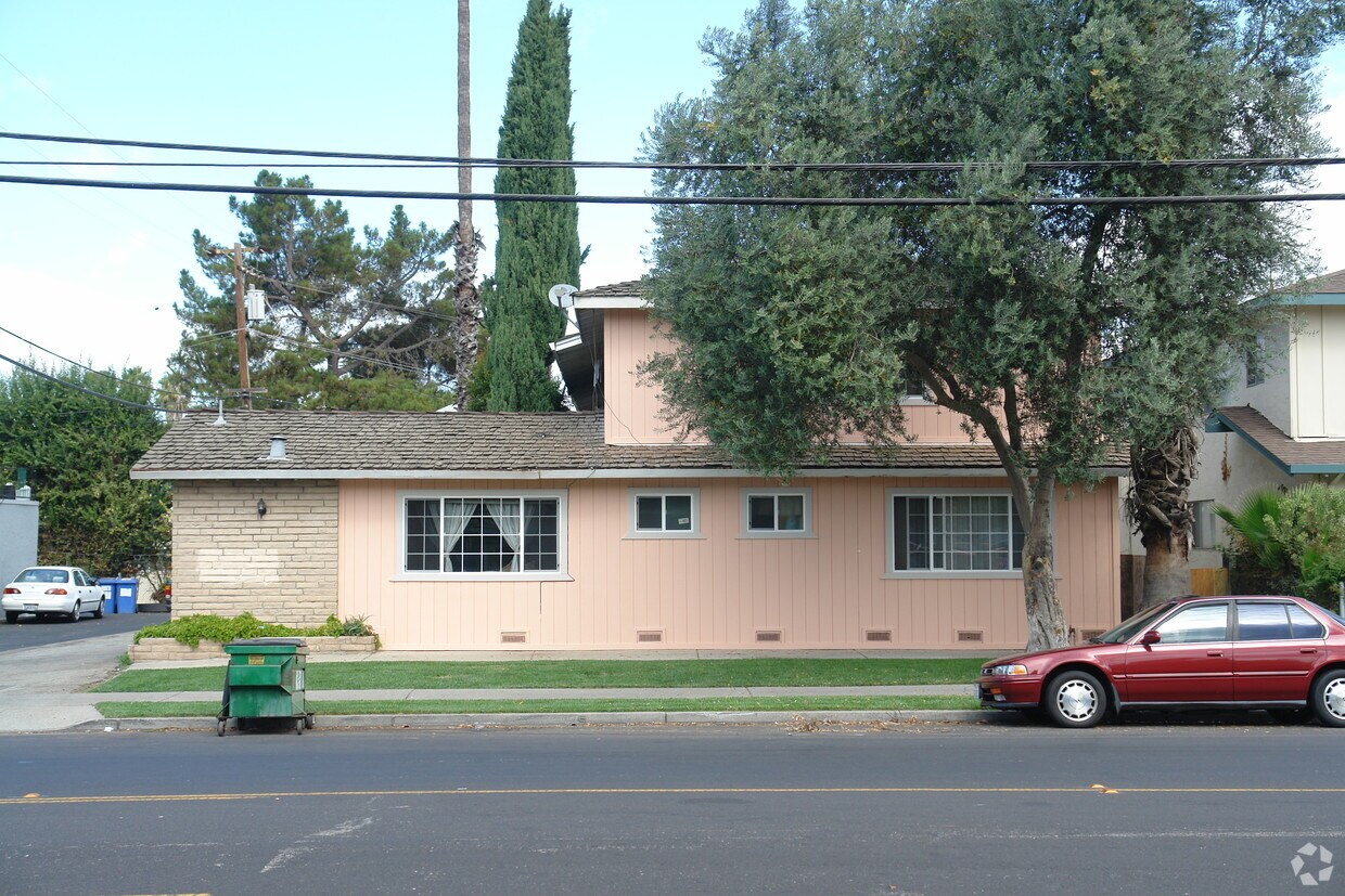 Foto del edificio - 845 Hillsdale Ave