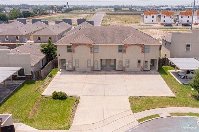 Building Photo - 16 Taxco Ct