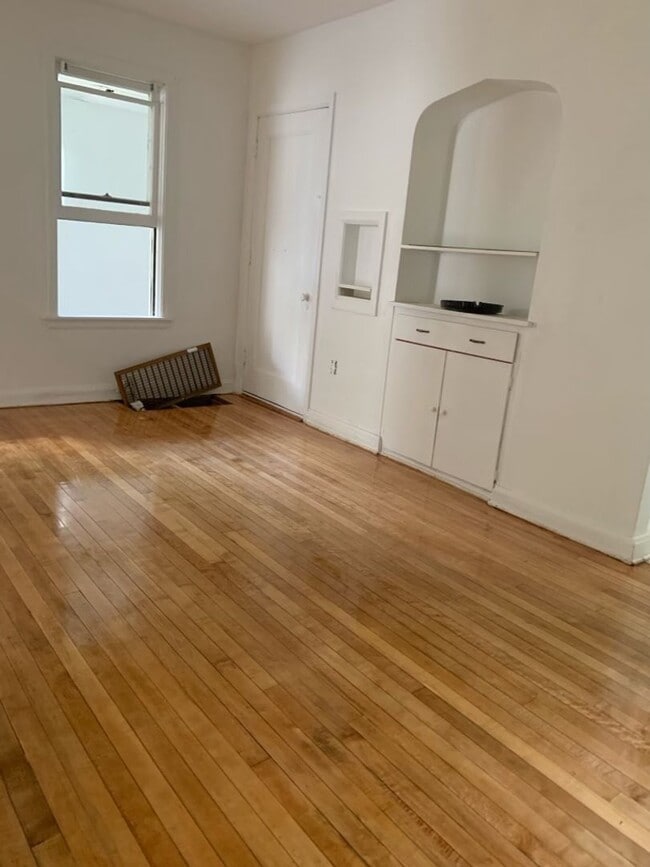 Building Photo - Adabell Coolidge