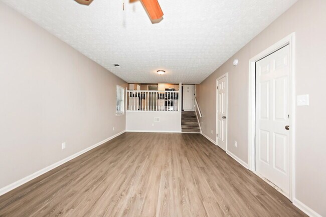 Building Photo - 683 Monticello Ln