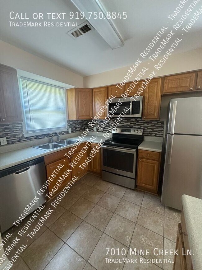 Building Photo - 7010 Mine Creek Ln