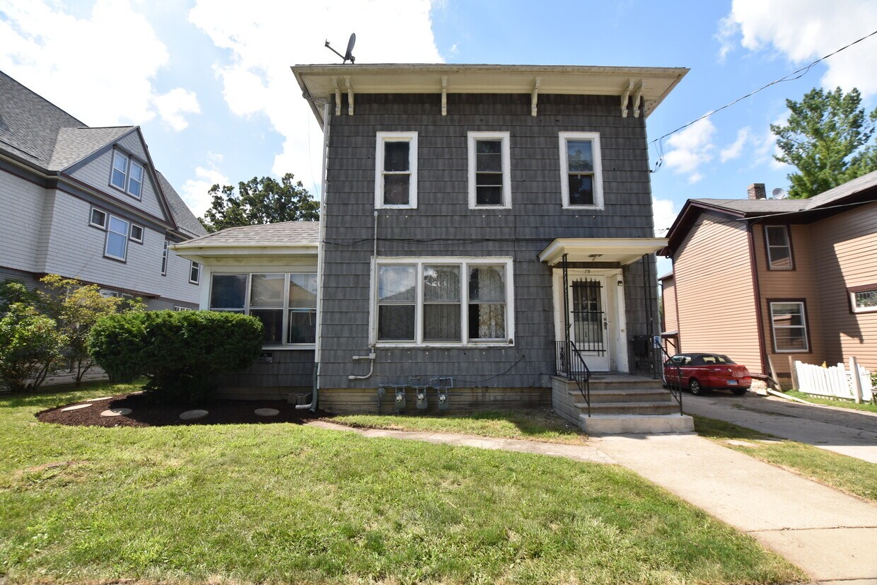 75 S Root St, Aurora, IL 60505 House Rental in Aurora, IL