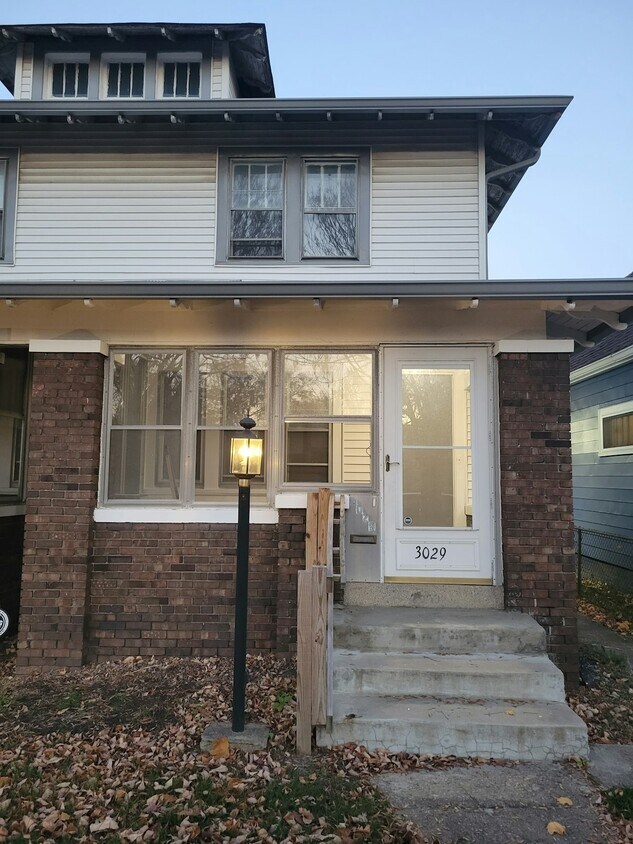 Primary Photo - 3029 Boulevard Pl