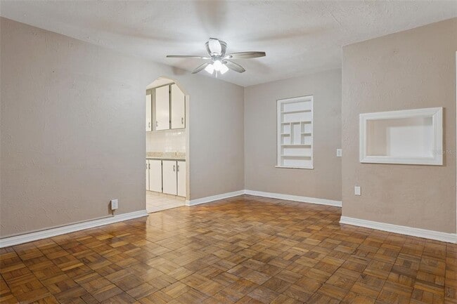 Foto del edificio - 1308 E Sligh Ave