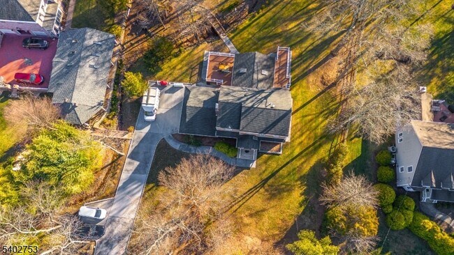 Building Photo - 850 Valley Rd