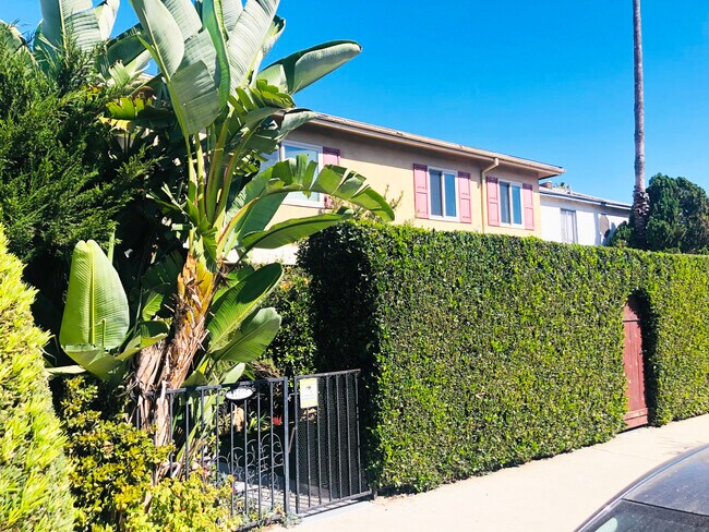 Exterior del edificio - 11585 Riverside Dr