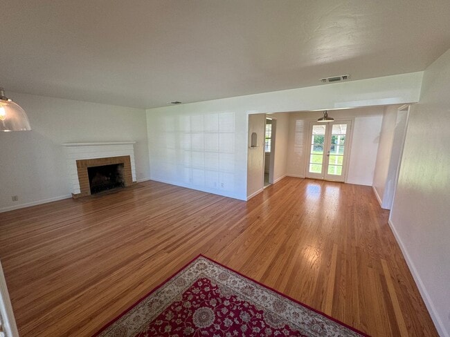 Building Photo - 2 Bedroom | 1 Bathroom | Single family Arden Park Home