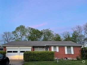 Building Photo - 812 Jackson St