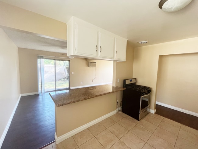 Foto del edificio - 835 S Oaks Ave