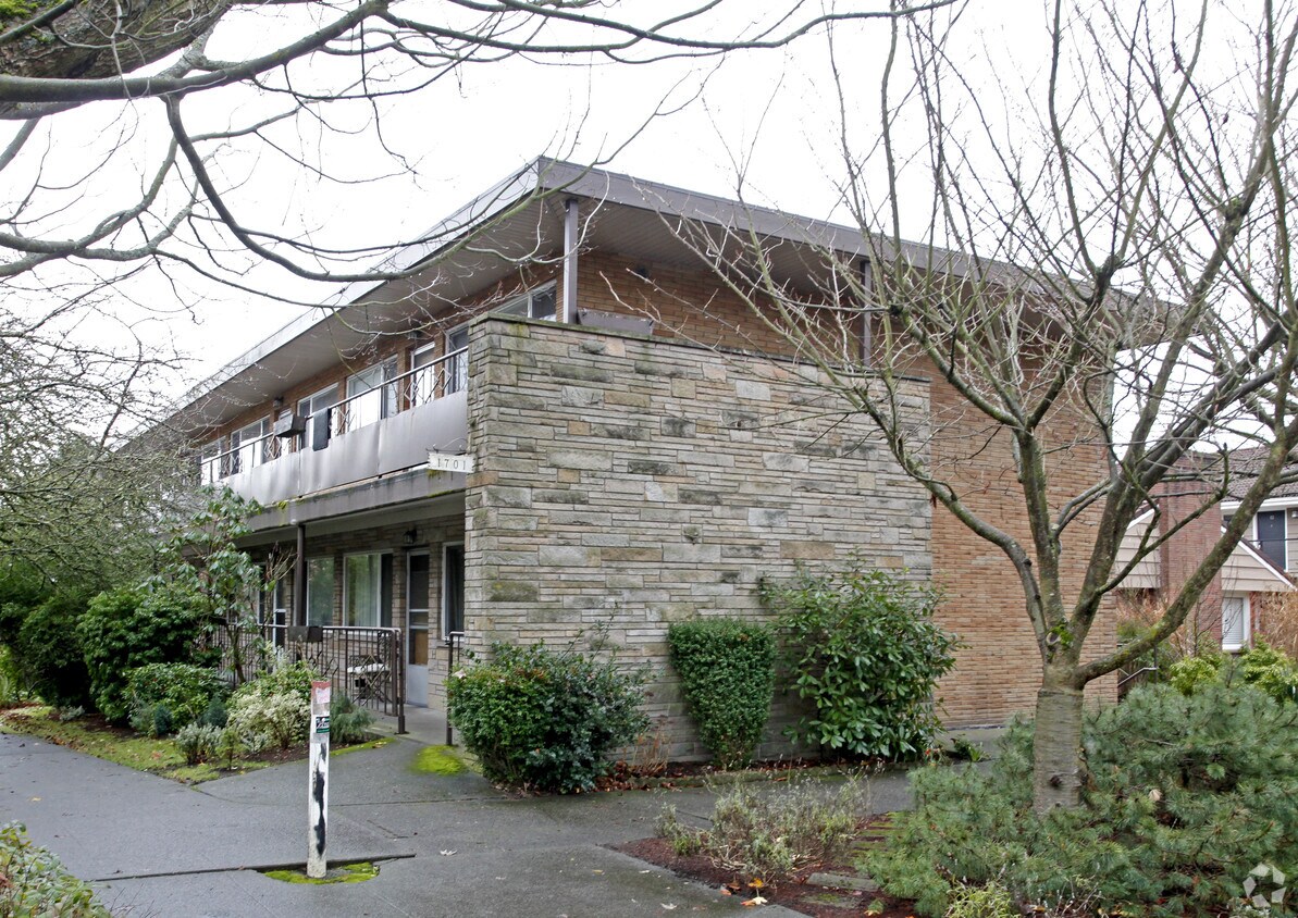 Building Photo - 1701 E Mercer St