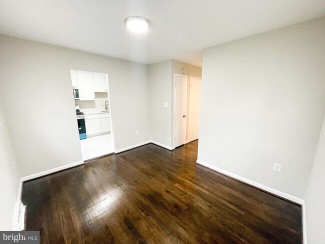 Foto del edificio - 610 Suffolk Ave