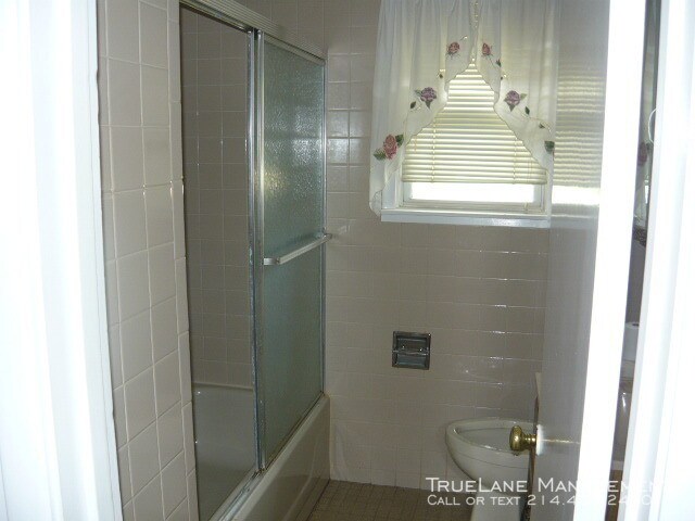 Foto del edificio - AVAILABLE FOR IMMEDIATE MOVE IN