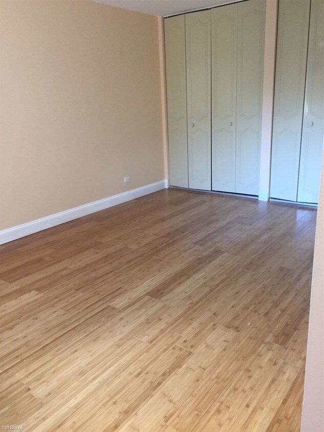 Foto principal - 7320 N Rogers Ave