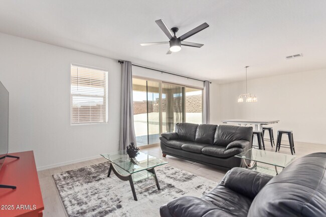 Foto del edificio - 3332 N 198th Ln