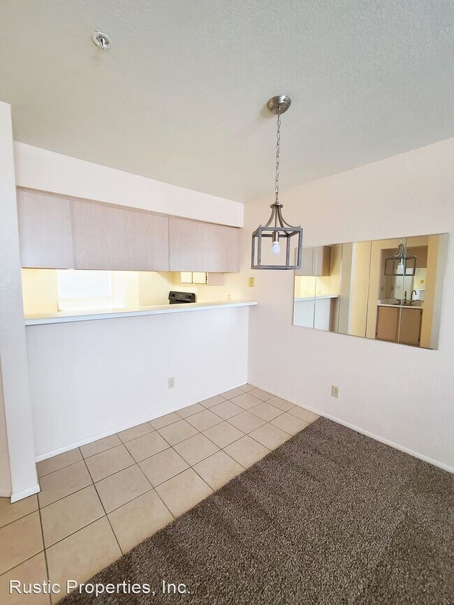 Building Photo - 2 br, 2 bath House - 2056 Mesquite #303