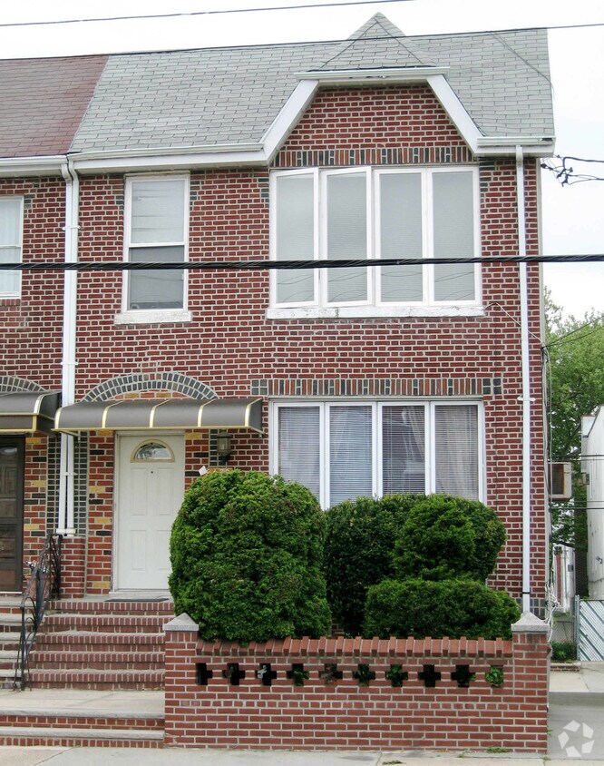Primary Photo - 8670 15th Ave
