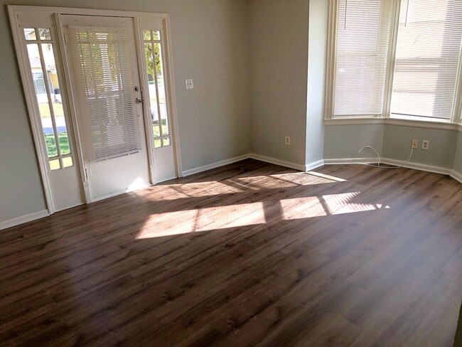 Foto del edificio - 818 Columbia Ave