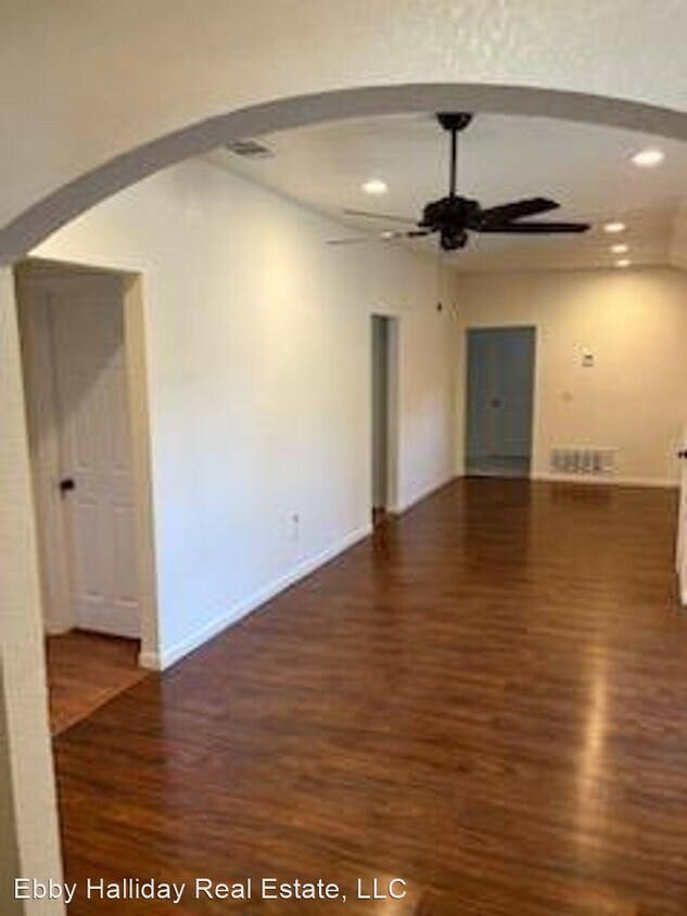 Primary Photo - 3 br, 2 bath House - 742 N. McCart