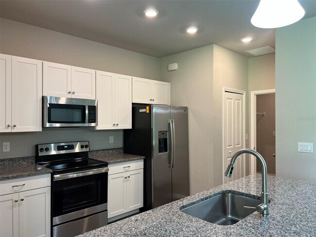Building Photo - Newer construction home in North Port