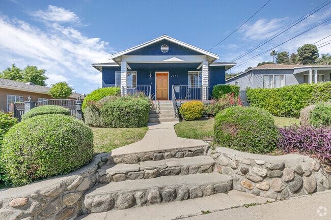 Building Photo - 2347 Moss Ave