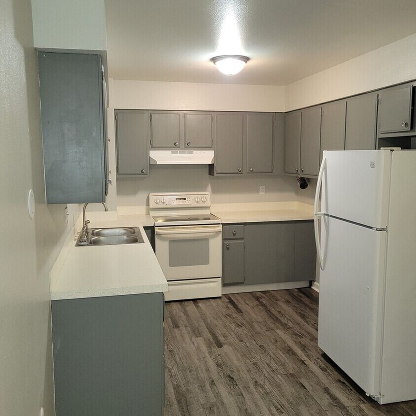 990 Westmoreland Rd Unit A, Colorado Springs, CO 80907 Room for Rent