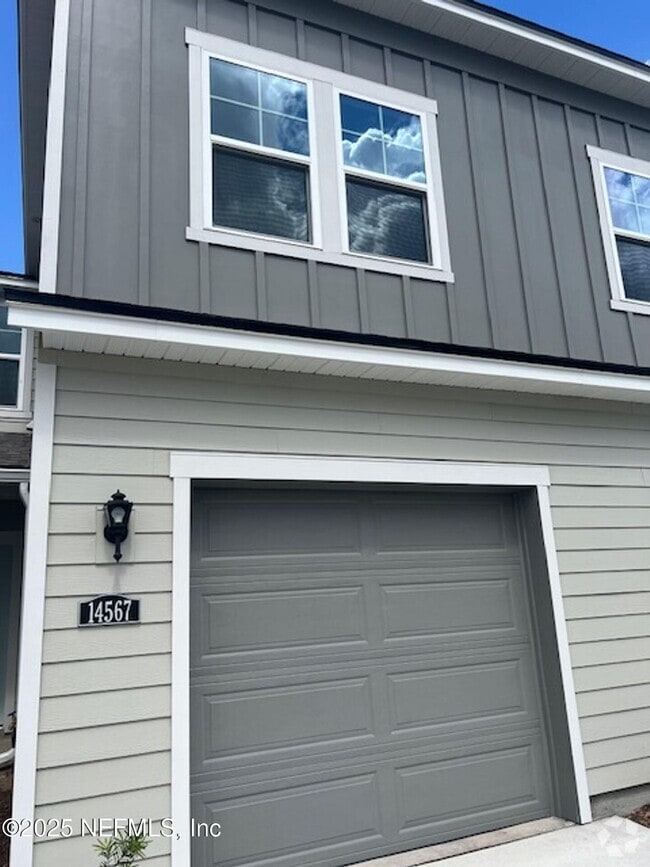 Building Photo - 14567 Macadamia Ln