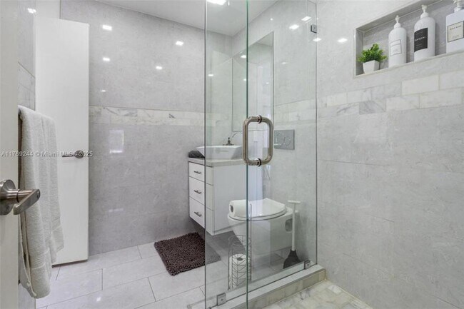 Foto del edificio - 3 bedroom in Miami FL 33150