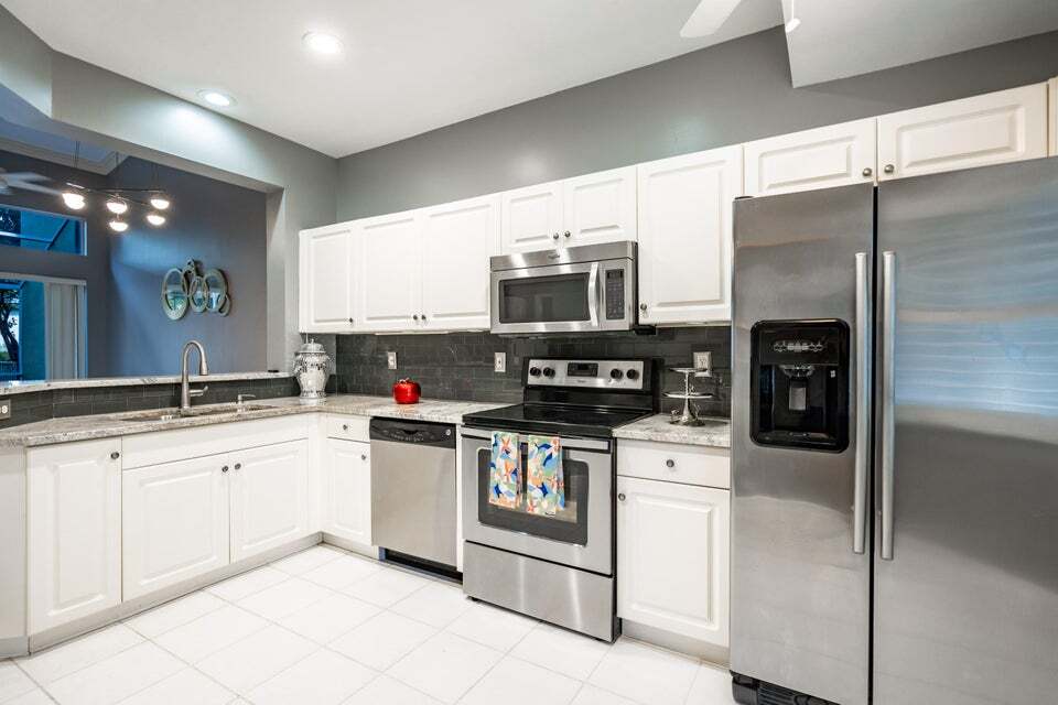 Primary Photo - 5661 NW 125th Ave