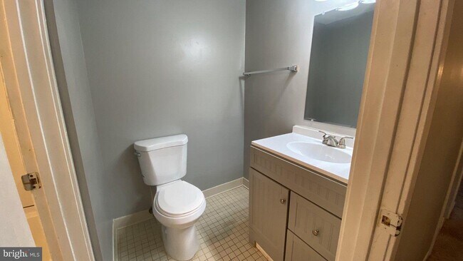 Building Photo - 9635 White Acre Rd