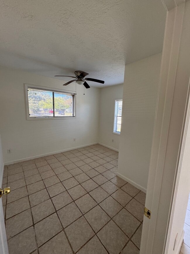 Building Photo - 10134 Kirkglen Dr