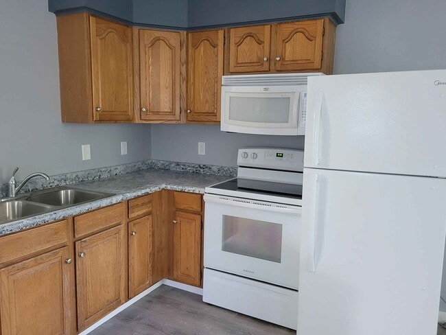 Building Photo - 710 S Section Ave
