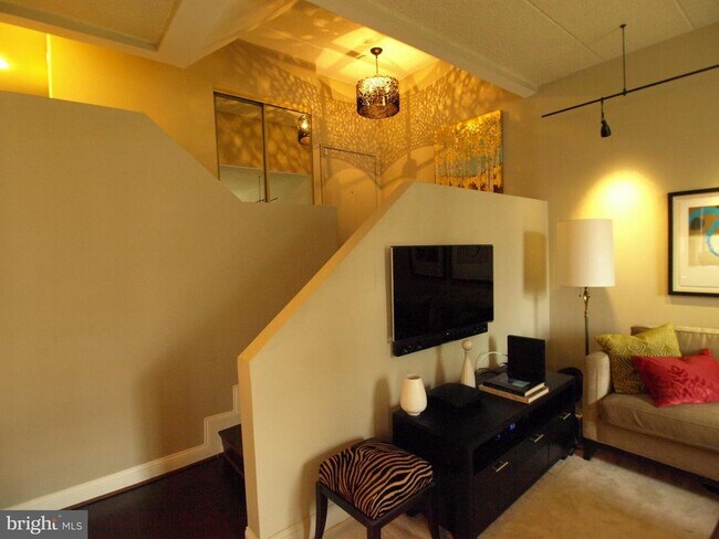 Building Photo - 2112 Green Watch Way