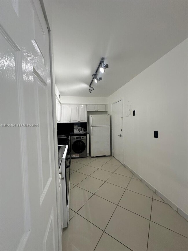 Foto del edificio - 6770 Indian Creek Dr